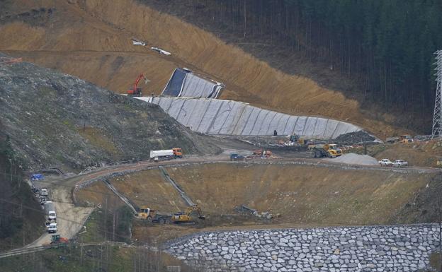 Los residuos vertidos ascendían al 50% de la capacidad de Zaldibar