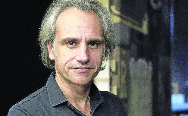 «Al piano soy más libre que con la batuta; puedo hacer lo que siento»