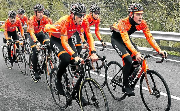 El Euskaltel ensaya el regreso a la Itzulia