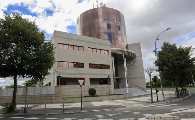 La investigación se centra en los contenidos del móvil y del email usados por la exlíder de Bildu en Vitoria