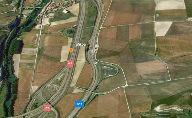 Dos heridos al salirse de la calzada el vehículo en el que circulaban por la A-1, en Armiñón