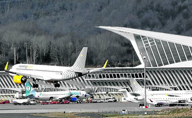 El aeropuerto intentará remontar el vuelo este verano con 16 aerolíneas y 45 destinos