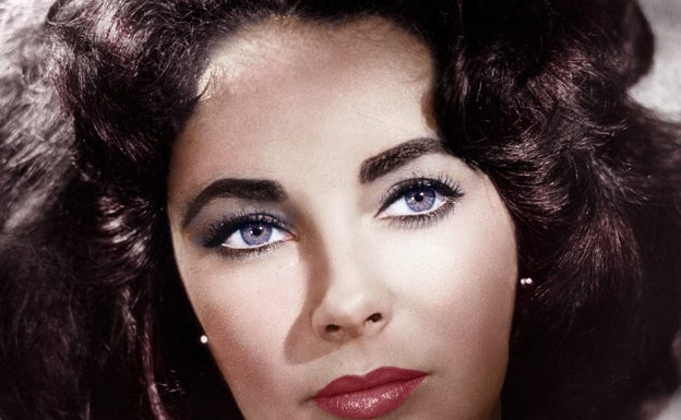 10 urte Elizabeth Taylor gabe: munduko begi politenek ezkutatzen zuten drama