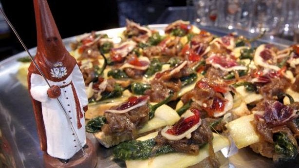 Si eres de Bilbao, te ponen un pincho cofrade en la mesa