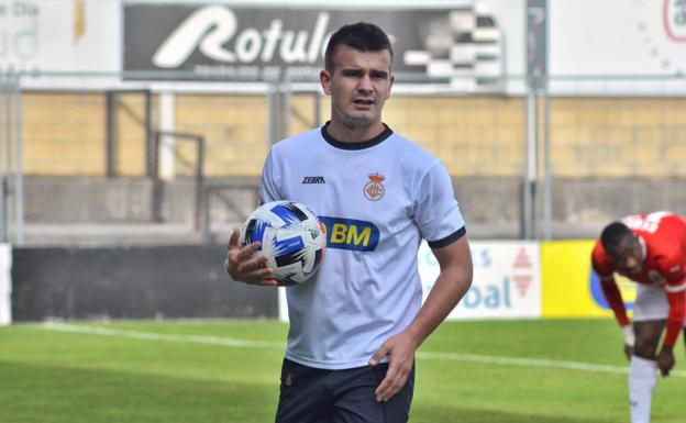 Elosegi: «Intentaré anticiparme a Nico Serrano y hacerle correr hacia atrás»