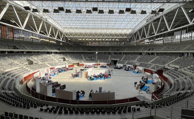 Descuentos del 70% en stands de comercio local en el Iradier Arena