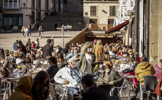 La hostelería vitoriana afronta el cierre tras una Semana Santa de terrazas repletas