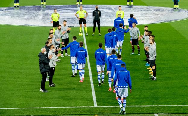 El Athletic cumple y hace el pasillo