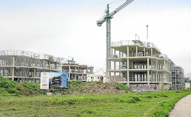 Vitoria reactiva la construcción con 200 pisos en Armentia, Aretxabaleta y Borinbizkarra