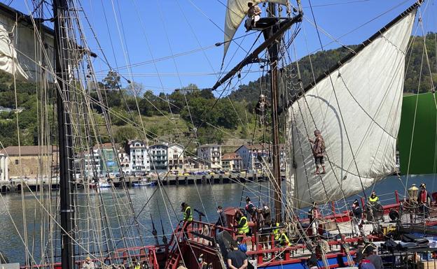 Amenábar libra una batalla naval en Pasaia