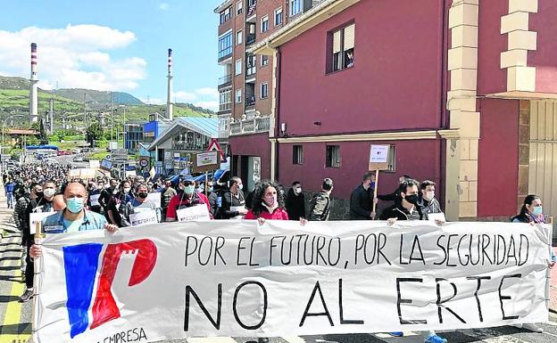 Petronor ofrece a los sindicatos reducir el tiempo del ERTE