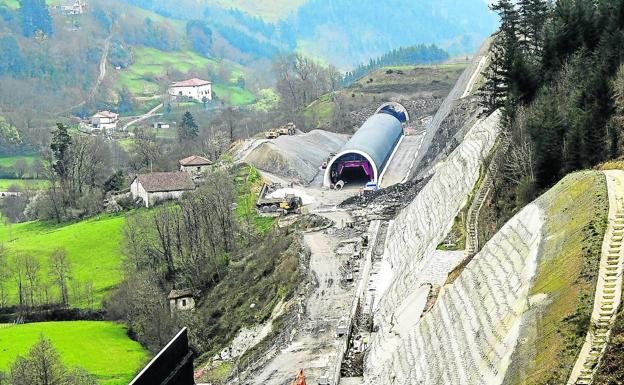 El nudo de Bergara avanza con lentitud por motivos medioambientales