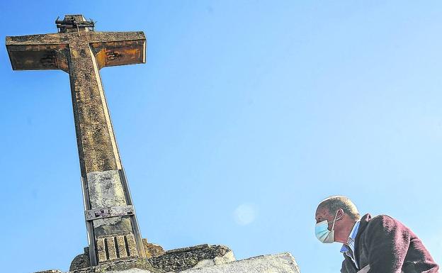 Vitoria protegerá la cruz de Olárizu para evitar cualquier intento de derribo