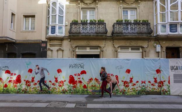 EH Bildu pide limitar la apertura de más súper en el centro de Vitoria, con 158 locales vacíos