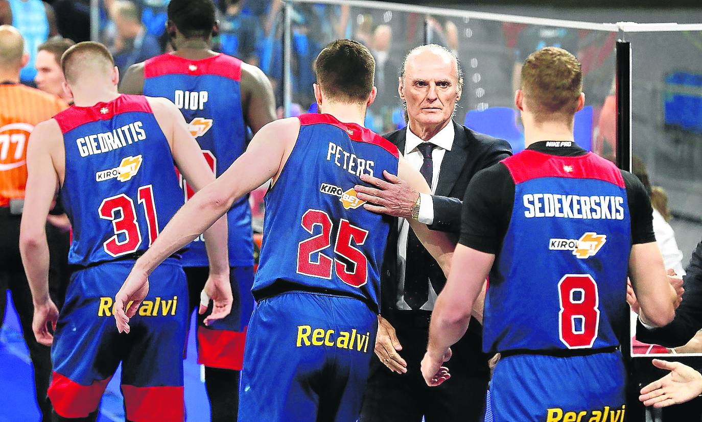 Un laberinto con una salida familiar