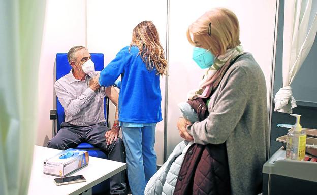 Euskadi aspira a agotar 60.000 dosis antes de recibir el lunes un gran envío