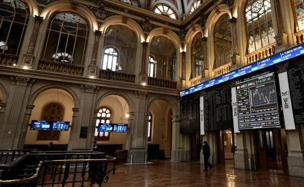 El Ibex se apoya en banca e IAG para superar los 8.700 puntos