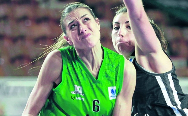 Tamara Abalde: «No meternos en la Copa de la Reina y en el play off fue un pequeño palo»