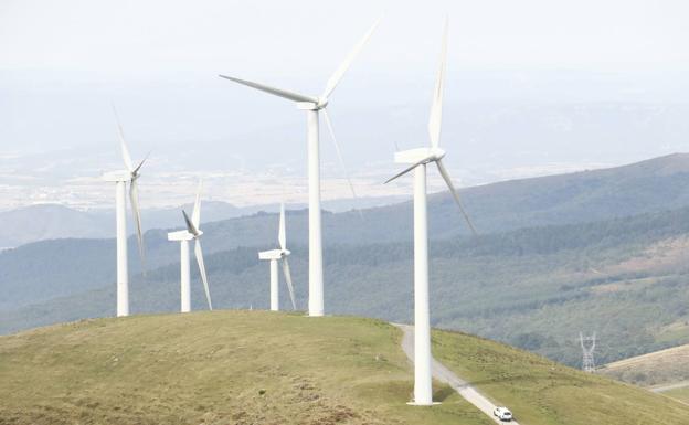 Los guardas forestales de Álava arremeten contra los proyectos de parques eólicos