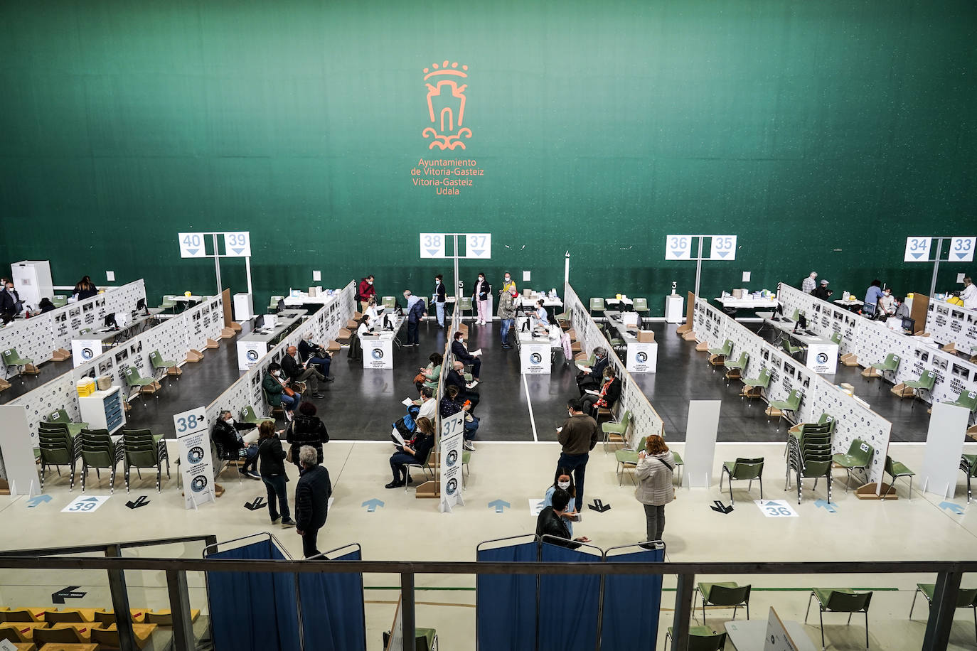 Euskadi quiere vacunar a los mayores de 50 años «antes del verano»
