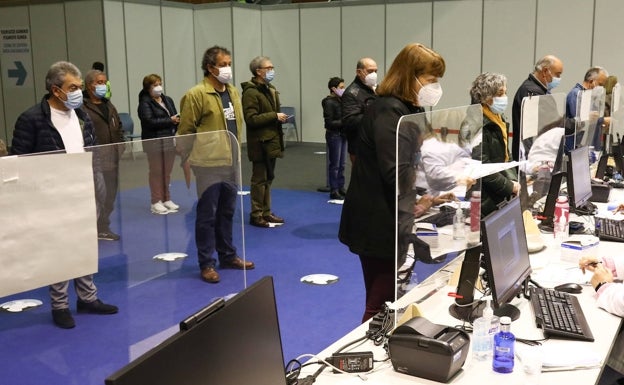 Euskadi empleará Pfizer y Moderna en personas de 60 a 69 años para agilizar su vacunación