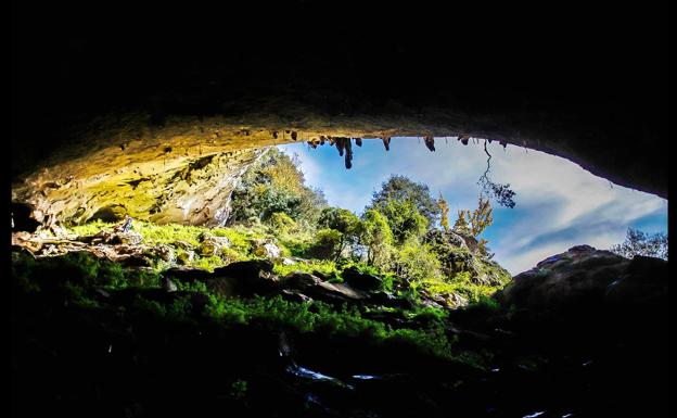 Un brote de fiebre Q obliga a clausurar las cuevas de Balzola en Dima