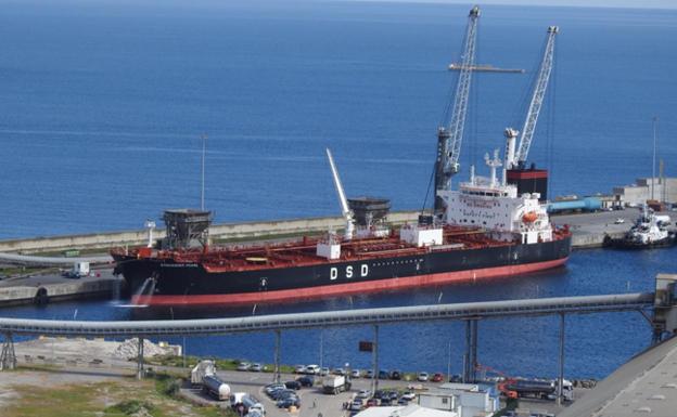 El buque del Puerto de Bilbao en cuarentena partirá a Rotterdam este miércoles