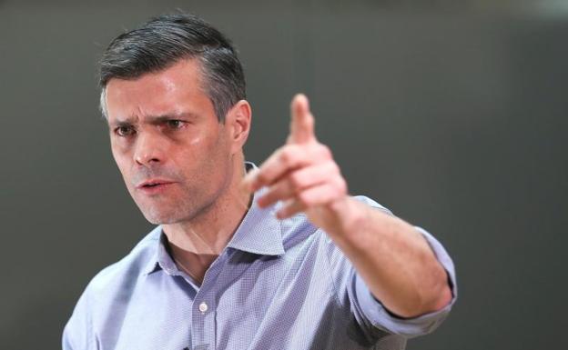 Leopoldo López se pone «a disposición de la Justicia» española