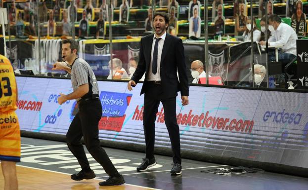 Mumbrú se queja de una «falta clara» no pitada en un momento clave