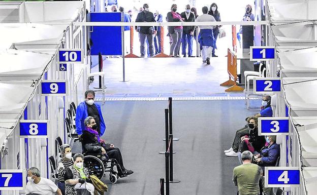 Euskadi registra apenas siete reacciones adversas por cada 1.000 dosis pinchadas