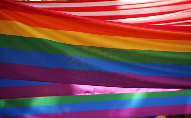 Gaur, Homofobiaren, Transfobiaren eta Bifobiaren aurkako eguna ospatzen da