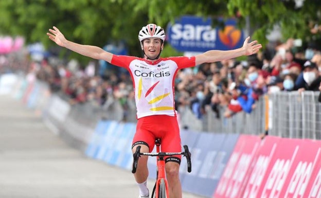 Lafay gana la etapa que anuncia el duelo de Bernal y Evenepoel en los Abruzzos