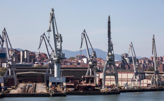 Empresas perdedoras en la subasta de La Naval se unen para presionar a la belga VGP