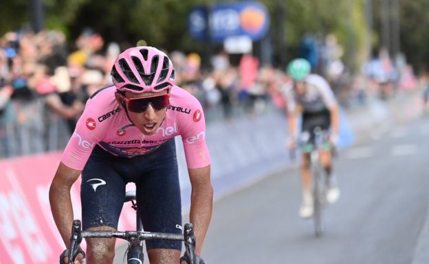 Bernal baja a la tierra a Evenepoel