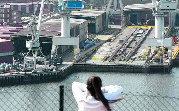 Dos grupos perdedores en la subasta de La Naval se unen para presionar a la belga VGP