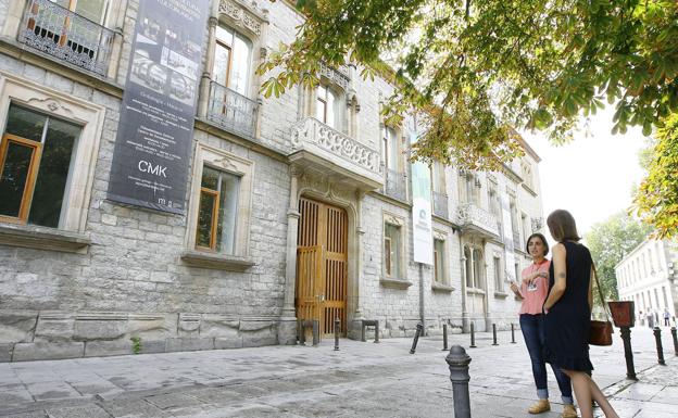 TopAraba premia con 7.500 euros los proyectos culturales 'Ogiak hizketan baleki' y 'Benniz'