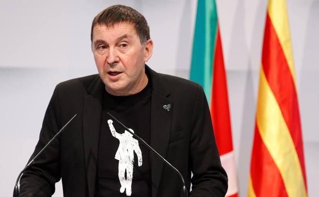 Otegi acusa al PNV de usar los ataques a batzokis y a la Ertzaintza para «desviar la atención»