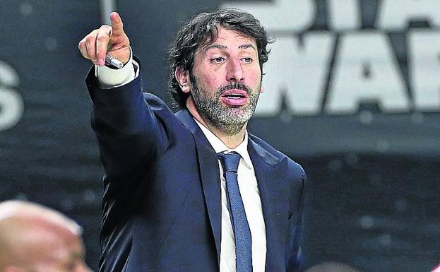 Sin bajar los brazos