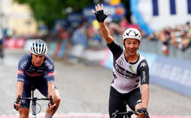 Campenaerts gana antes de que los Dolomitas decidan el Giro