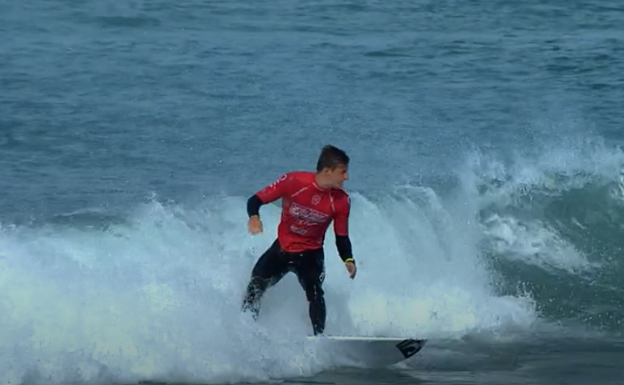 Ruben Vitoria surflari euskaldunak Portugalen ospatutako Caparica Surf Fest txapelketa irabazi du