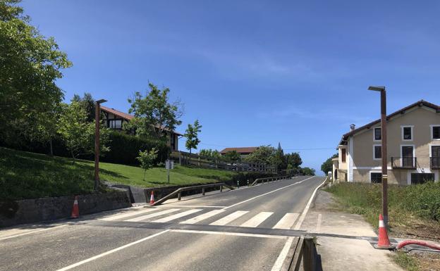 Kanala pone freno al tráfico con cuatro pasos de cebra regulados con semáforos