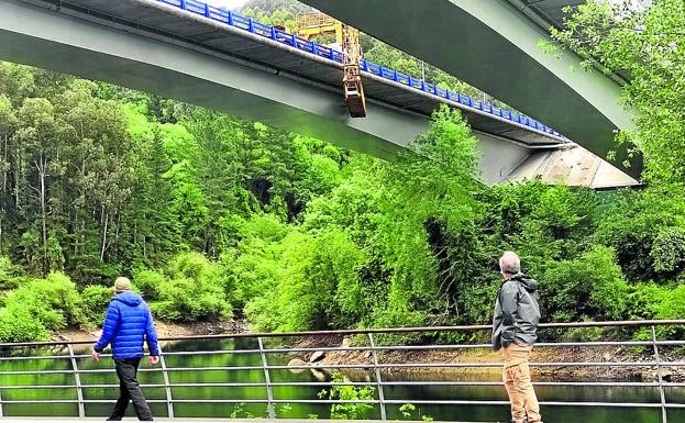 La Diputación arregla la tubería que vertía a El Regato desde la Supersur
