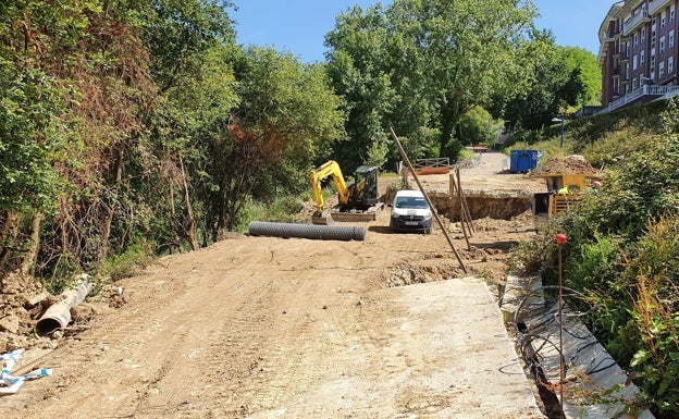 El Consorcio de Aguas estabilizará la ladera de Etxebarri para evitar desprendimientos
