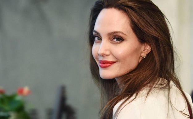 Angelina Joliek 46 urte bete ditu ostiral honetan: hona hemen berari buruz ezagutzen ez zenituen datu batzuk