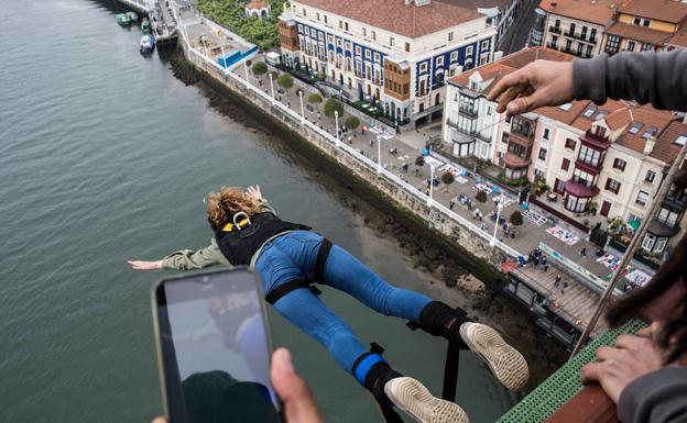 «Después de un año complicado esta es una forma de liberarse de todo desde las alturas»