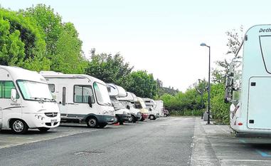 El parking de caravanas de Lakua será de pago para frenar las