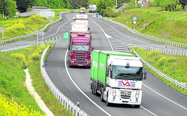 El 30% de los 5.000 vehículos que cada día pasan por Barazar son camiones