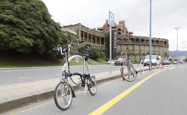 Getxo duplica el número de aparcabicis y coloca 71 cerca de las playas