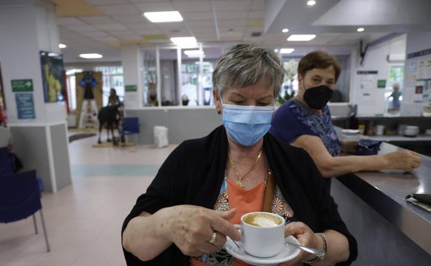 Café sin brisca en los centros de mayores