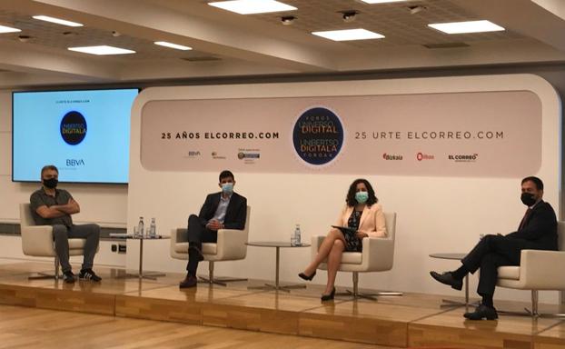 Segunda mesa redonda de los Foros Universo Digital